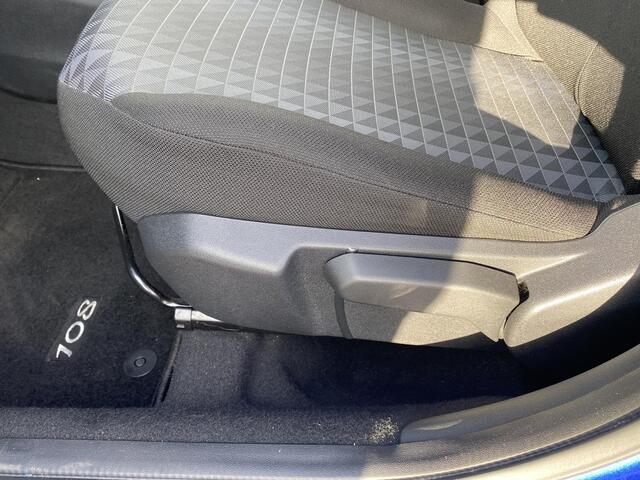 Peugeot 108 1.0 e-VTi Allure Nette, Nederlandse auto, navigatie Apple CarPlay/Android Auto, achterbank neerklapbaar, achteruitrij camera, centrale deurvergrendeling