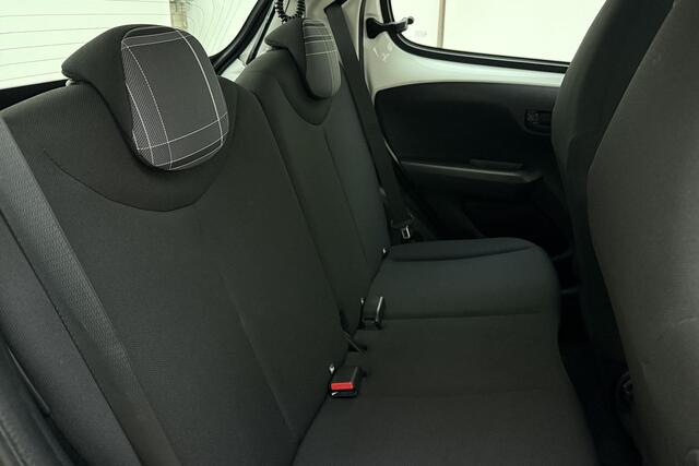 Peugeot 108 1.0 e-VTi Active Centrale Deurvergrendeling l Bluetooth l Radio l Stuurbekrachtiging l LED- Dagrijverlichting l 5-Deurs!