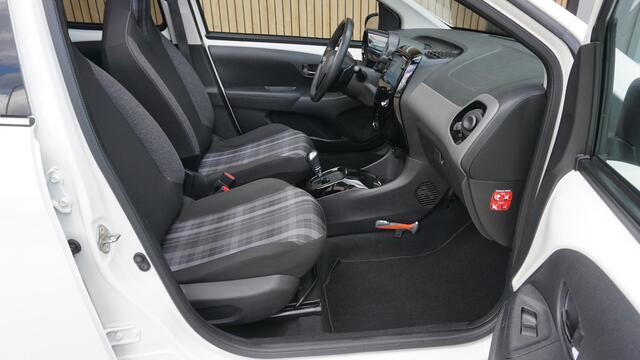 Peugeot 108 1.0 e-VTi 72pk Allure TOP! 5Drs Cabrio Automaat Groot Scherm Keyless Clima A-Camera 15inch LM NL auto! 68385km!
