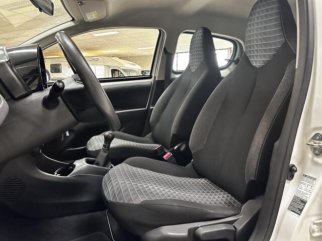 Peugeot 108 1.0 e-VTi Active/ DEALER ONDERHOUDEN!/ LED Dagrijverl./ Airco!/ DAB+/ Bluetooth/ Multi.Stuur/ Elek.Pakket/ Isofix/ C.V.afstand.