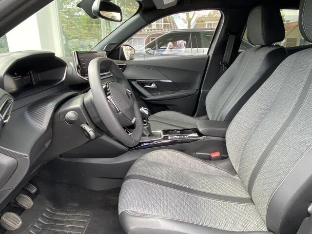 Peugeot 2008 1.2T 100pk Allure | Parkeersensoren | Apple Carplay/Android | Climate Control | Facelift model