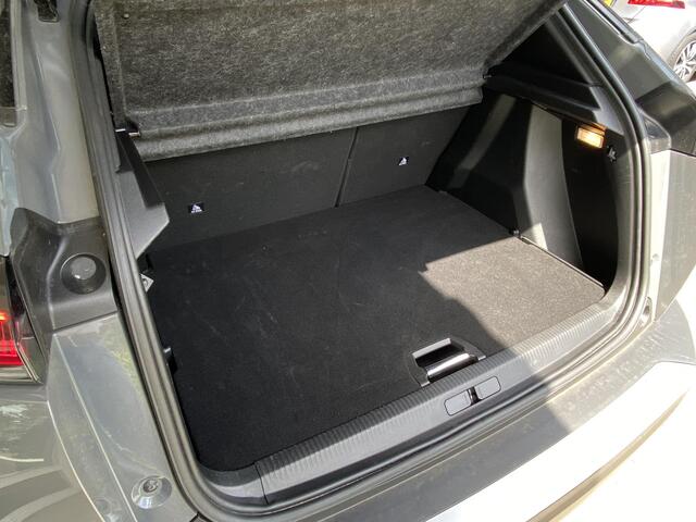 Peugeot 2008 1.2T 100pk Allure | Parkeersensoren | Apple Carplay/Android | Climate Control | Facelift model