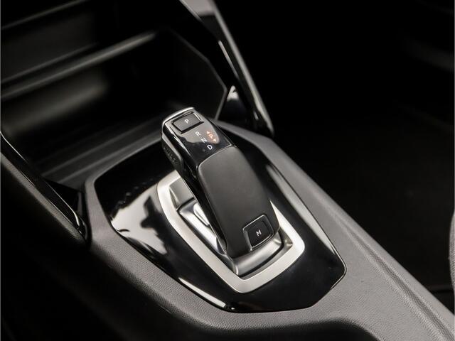 Peugeot 2008 1.2 PureTech Sport Automaat (APPLE CARPLAY, GROOT NAVI, 360 CAMERA, GETINT GLAS, LM VELGEN, SPORTSTOELEN, CRUISE, LANE ASSIST, NIEUWE APK, NIEUWSTAAT)