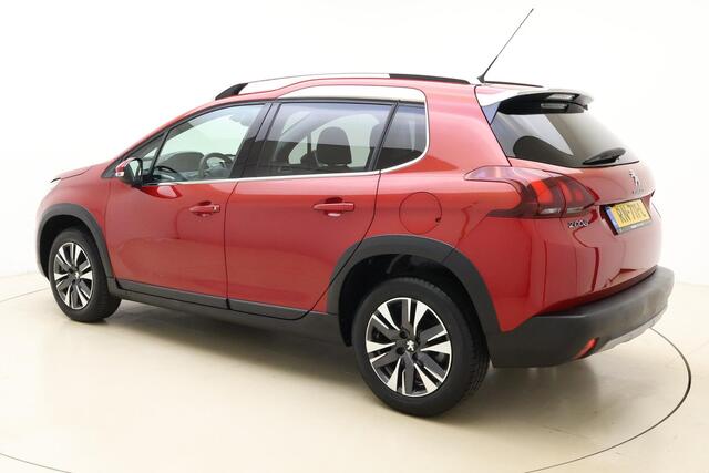 Peugeot 2008 1.2 PureTech Allure 110 PK | Navigatie | Climate control | Weinig kilometers | Camera | Lichtmetalen velgen | Extra getint glas | Dakrails | Cruise control