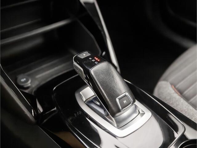 Peugeot 2008 1.2 PureTech Sport Automaat (APPLE CARPLAY, GROOT NAVI, GETINT GLAS, SPORTSTOELEN, PARKEERSENSOREN, LED KOPLAMPEN, NIEUWE APK, NIEUWSTAAT)