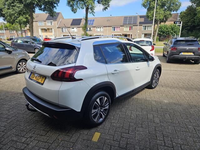 Peugeot 2008 1.2 PureTech Allure Automaat Apple & androidauto/ clima/ Navigatie/ Cruise/ Pano dak/ Camera/ PDC/ LED/ Trekhaak/ LMV