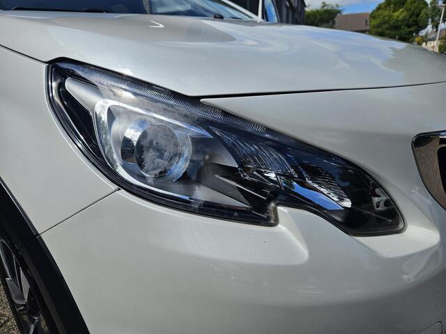 Peugeot 2008 1.2 PureTech Allure Automaat Apple & androidauto/ clima/ Navigatie/ Cruise/ Pano dak/ Camera/ PDC/ LED/ Trekhaak/ LMV