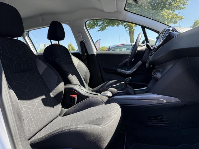 Peugeot 2008 1.2 PureTech Blue Lion 1e Eigenaar,Dealer Onderhouden,110pk,Navi,Airco,Cruise,Pdc,Extra winter set,Distributieriem vv 2022,N.A.P,Apk tot 08-2026