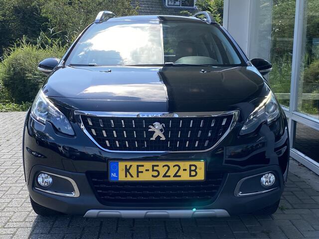 Peugeot 2008 1.2T Automaat Allure | Dealeronderhouden | Trekhaak | Achteruitrijcamera | Navigatie | Climate Control | Parkeersensoren | Half lederen bekleding