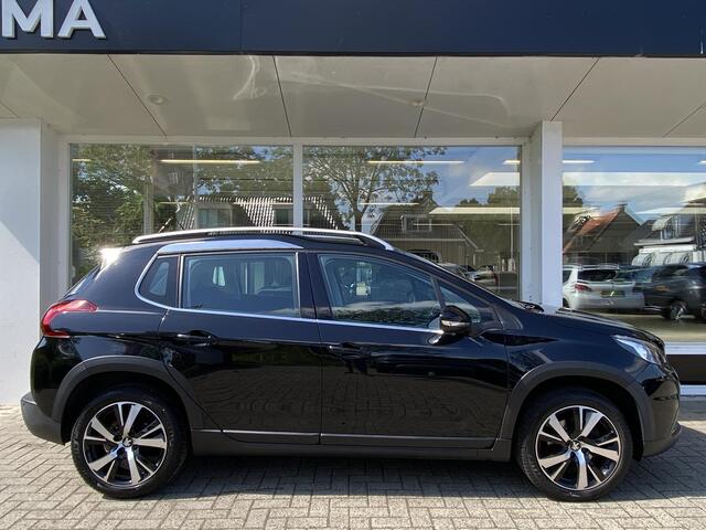 Peugeot 2008 1.2T Automaat Allure | Dealeronderhouden | Trekhaak | Achteruitrijcamera | Navigatie | Climate Control | Parkeersensoren | Half lederen bekleding
