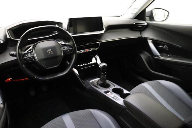 Peugeot 2008 1.2 PureTech Blue Lease Allure | Apple Carplay | Android Auto | Trekhaak | Parkeercamera | Parkeersensoren V+A | Cruise control | 3D Cockpit |