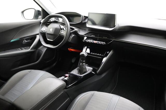 Peugeot 2008 1.2 PureTech Allure Pack 100 PK | Handgeschakeld | Camera | Start/stop | 3-D Instrumentenpaneel | Navigatie | Climate Control | Licht metalen velgen | BTW Auto | 1e eigenaar