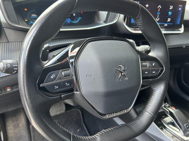 Peugeot 2008 1.2 PureTech Allure // LED // NAVI + CARPLAY // CAMERA // PDC // CLIMA