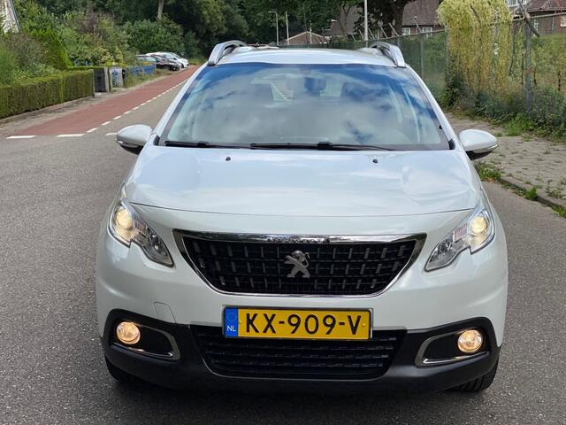 Peugeot 2008 1.2 PureT - Trekhaak - Navi - D riem is V.v !!!