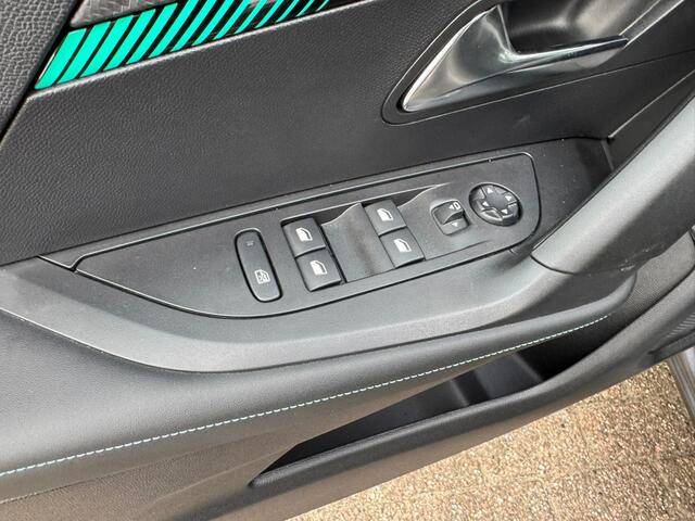 Peugeot 2008 1.2 PureTech Allure Pack