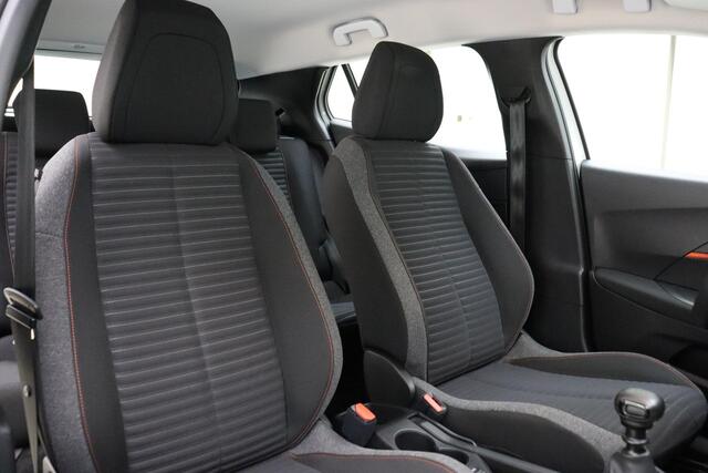 Peugeot 2008 1.2T Active Pack | Navigatie | Climate Control | Trekhaak | Full LED | 16'' LM Velgen | 1e Eigenaar