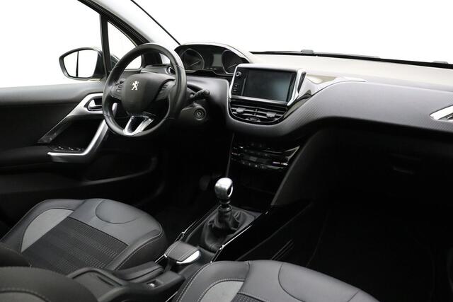 Peugeot 2008 1.2 PureTech Allure | Navigatie | Climate & Cruise Control | Lichtmetalen velgen | Camera | Panoramadak