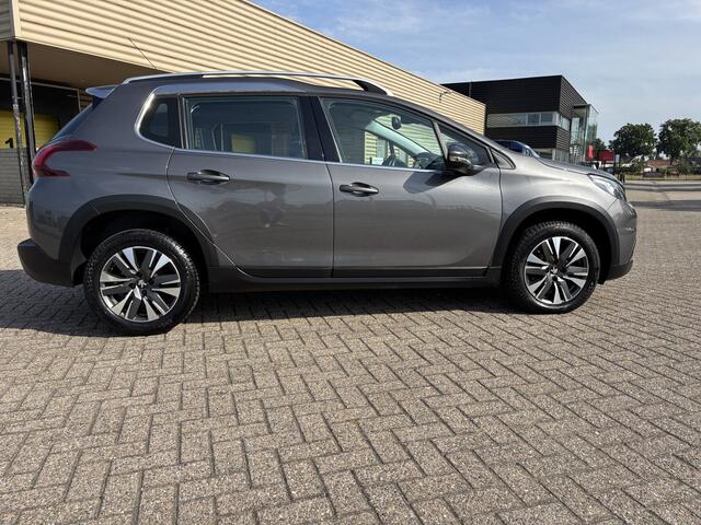 Peugeot 2008 1.2 PureTech Allure Automaat [ Apple cp,navi,ecc,pdc,lmv,trekhaak ]