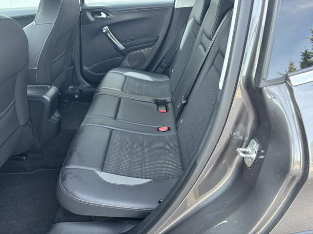 Peugeot 2008 1.2 PureTech Allure Automaat [ Apple cp,navi,ecc,pdc,lmv,trekhaak ]