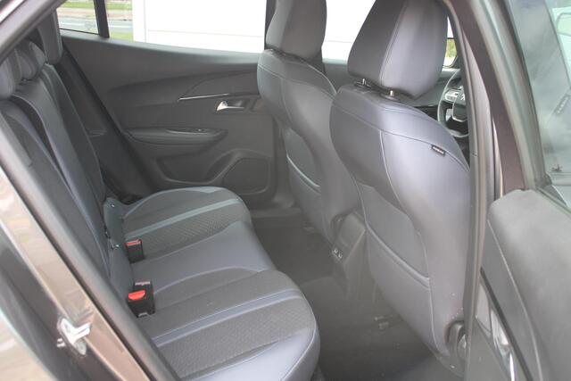 Peugeot 2008 1.2 PureTech Allure NAVIGATIE - 18.900 KM