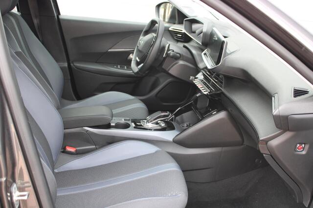 Peugeot 2008 1.2 PureTech Allure NAVIGATIE - 18.900 KM