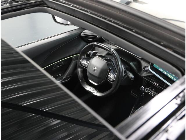 Peugeot 2008 1.2 130PK GT-Line | AppleCarplay/Android Auto | Schuifkanteldak | Keyless | Cruise Control | Climate Control | Camera | FULL LED | Two-Tone | Sfeerverlichting | Isofix | Privacy Glass |