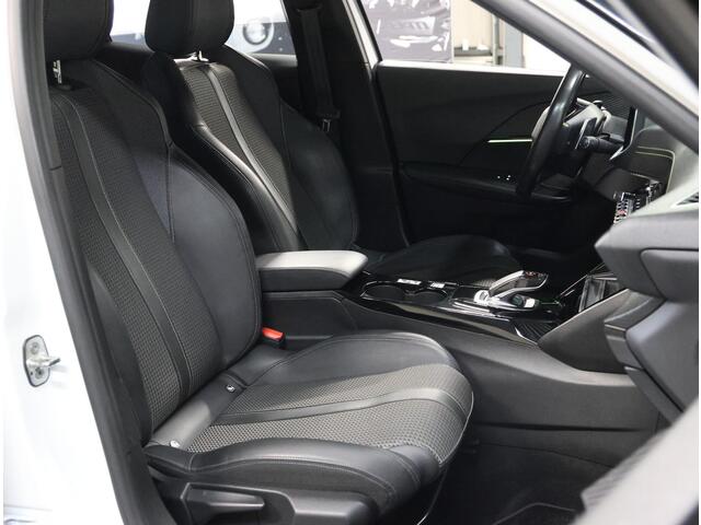Peugeot 2008 1.2 130PK GT-Line | AppleCarplay/Android Auto | Schuifkanteldak | Keyless | Cruise Control | Climate Control | Camera | FULL LED | Two-Tone | Sfeerverlichting | Isofix | Privacy Glass |