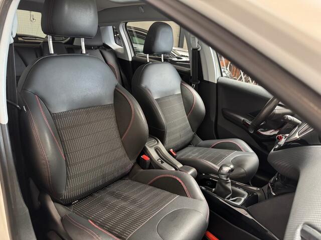 Peugeot 2008 GT-Line / camera / panoramadak / parelmoer-wit