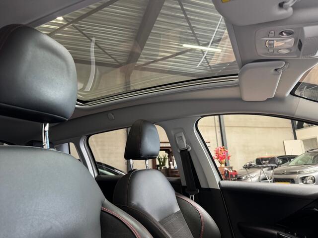 Peugeot 2008 GT-Line / camera / panoramadak / parelmoer-wit