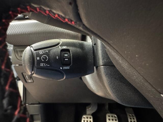Peugeot 2008 GT-Line / camera / panoramadak / parelmoer-wit