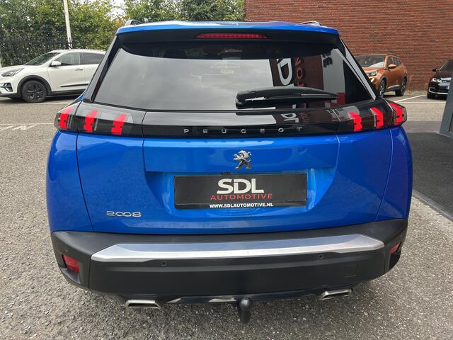 Peugeot 2008 1.2 PureTech Allure // LED // PANO/SCHUIFKANTELDAK // CLIMA // CAMERA // NAVI + CARPLAY // PDC V+A
