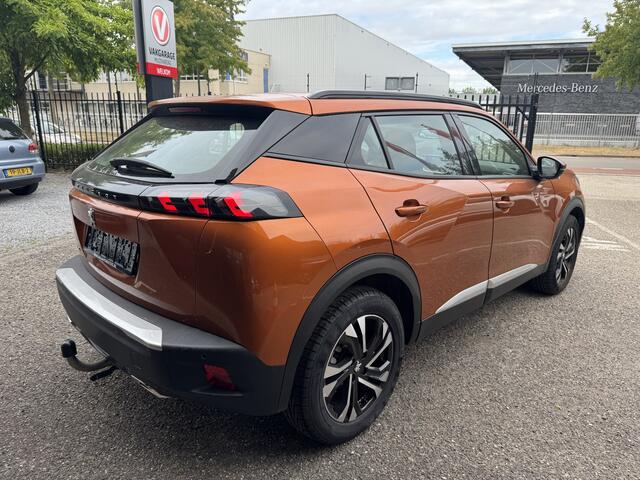 Peugeot 2008 1.2 PureTech Allure // PANO/SCHUIFKANTELDAK // CLIMA // CAMERA // NAVI + CARPLAY // PDC V+A