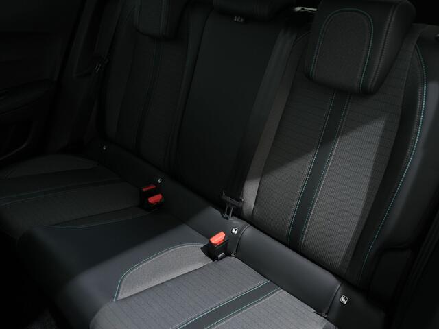Peugeot 2008 1.2 PURETECH 130PK ALLURE PACK EAT8 | Adaptive Cruise | Halfleder | Camera