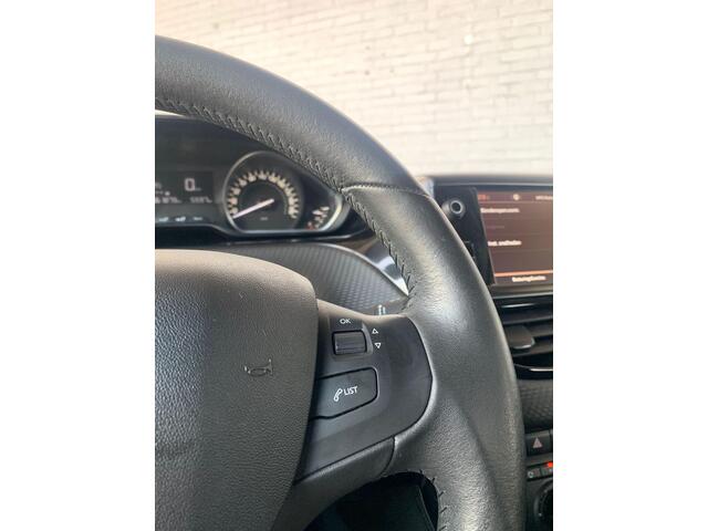 Peugeot 2008 1.2 PureTech Blue Lion |Goed Onderhouden!|Navi!|