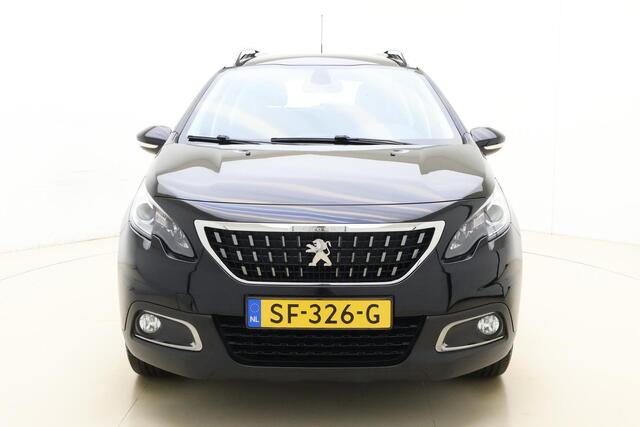 Peugeot 2008 1.2 PureTech Allure 110 PK | Handgeschakeld | Parkeersensor | Licht metalen velgen | Navigatie | Airco | Cruise Control | Bluetooth | Radio