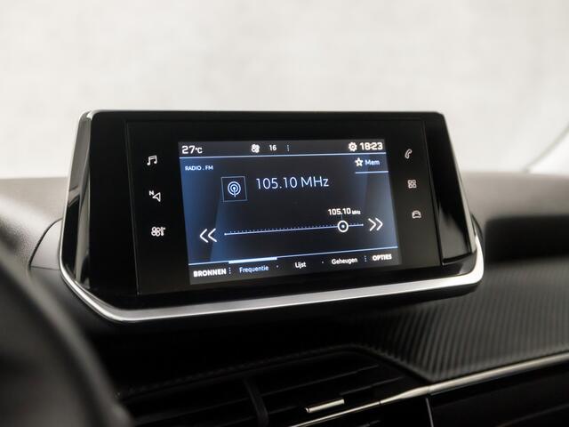 Peugeot 2008 1.2 PureTech Sport (APPLE CARPLAY, GROOT NAVI, PARKEERSENSOREN, SPORTSTOELEN, LED KOPLAMPEN, LM VELGEN, CRUISE, NIEUWE APK, NIEUWSTAAT)
