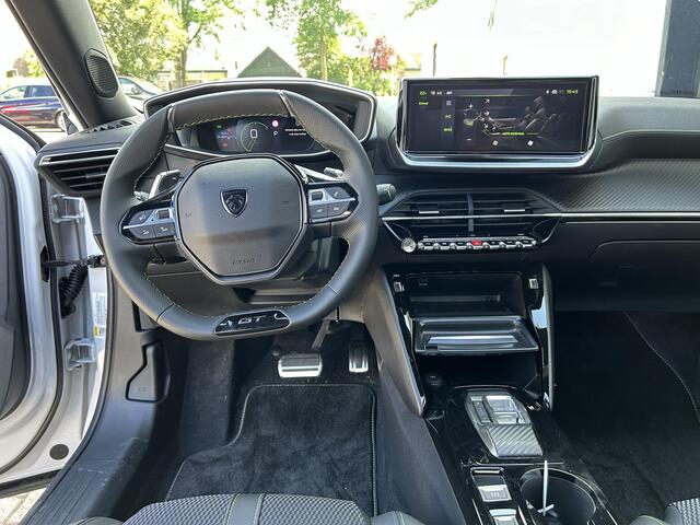 Peugeot 2008 Turbo 130PK GT | Automaat | Panoramadak | Lichtmetaal | Full LED Verlichting | Navigatie | Digitaal Dashboard | HD Camera | Keyless Entry | Climate Control | Cruise Control | Safety Pakket | Zwart Dak | Lichtmetalen Velgen |
