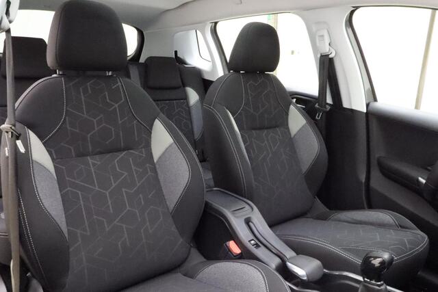 Peugeot 2008 1.2 PureTech Blue Lion 110 PK | Hangeschakeld | Panoramadak | Airco | Cruise Control | Navigatie | Parkeersensor | 1e eigenaar