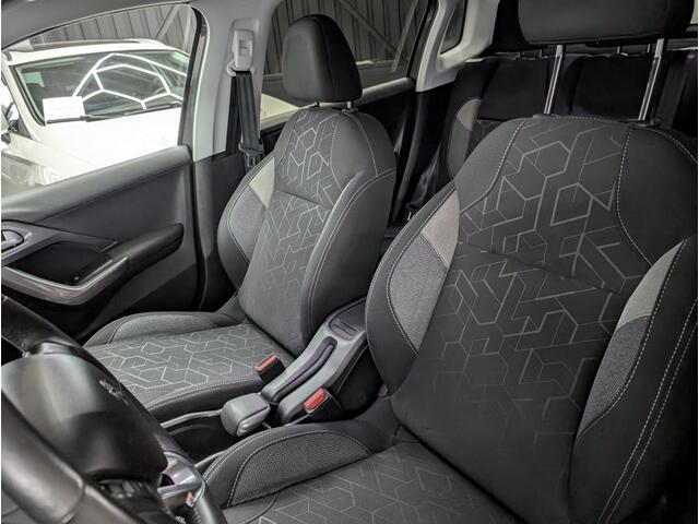 Peugeot 2008 1.2 PureT. Blue Lion |SENSOR|CC|ACC