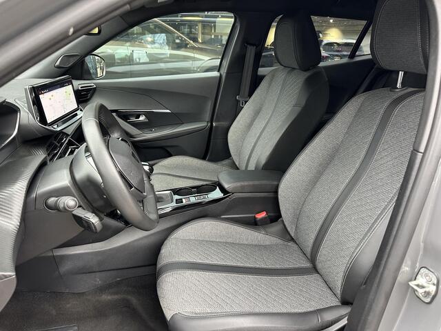 Peugeot 2008 1.2 Turbo 100 pk Allure 6-Bak Navigatie | 360 Graden Camera | Climate Control | LED Verlichting | 17" Lichtmetalen Velgen | Hoge Zitpositie | Half Lederen Bekleding | Dode hoekbewaking | Adaptive Cruise Control |