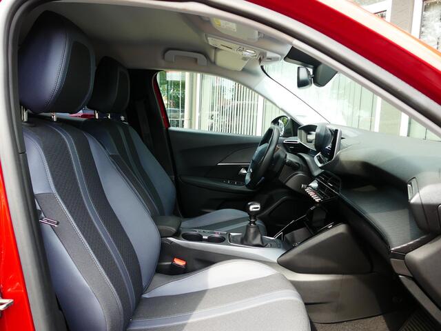 Peugeot 2008 Allure Pack 1.2 PureTech 130PK Navigatie, Achteruitrijcamera, Keyless, Parkeersensoren, Apple Carplay, Android Auto