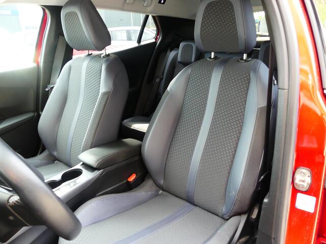Peugeot 2008 Allure Pack 1.2 PureTech 130PK Navigatie, Achteruitrijcamera, Keyless, Parkeersensoren, Apple Carplay, Android Auto