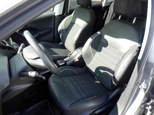 Peugeot 2008 1.2 PureTech GT-Line I 130 pk. I Panorama dak I Airco I Nav. I