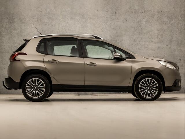 Peugeot 2008 1.2 PureTech Sport (PANORAMADAK, APPLE CARPLAY, NAVIGATIE, TREKHAAK, SPORTSTOELEN, PARKEERSENSOREN, GETINT GLAS, CRUISE, NIEUWSTAAT)