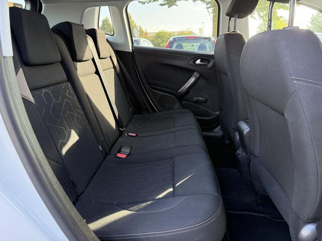 Peugeot 2008 1.2 PureTech Allure 2e Eigenaar,Navi,Clima,Cruise,PDC,Trekhaak,APK tot 03-2026
