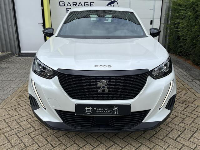 Peugeot 2008 1.2 PureTech 130PK Allure Pack Parelmoer wit, Stoelverwarming, Camera, Parkeersensoren