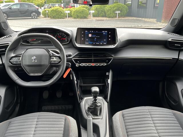Peugeot 2008 1.2 PureTech 130PK Allure Pack Parelmoer wit, Stoelverwarming, Camera, Parkeersensoren