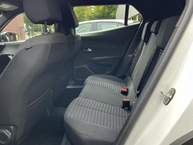 Peugeot 2008 1.2 PureTech 130PK Allure Pack Parelmoer wit, Stoelverwarming, Camera, Parkeersensoren
