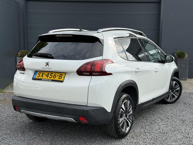 Peugeot 2008 1.2 PureTech Allure Pano,110pk,Navi,Halfleder,Clima,Cruise,Lm velgen,Pdc,Apk tot 09-2026