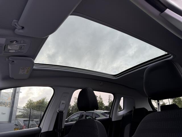 Peugeot 2008 1.2 PureTech Allure Pano,110pk,Navi,Halfleder,Clima,Cruise,Lm velgen,Pdc,Apk tot 09-2026
